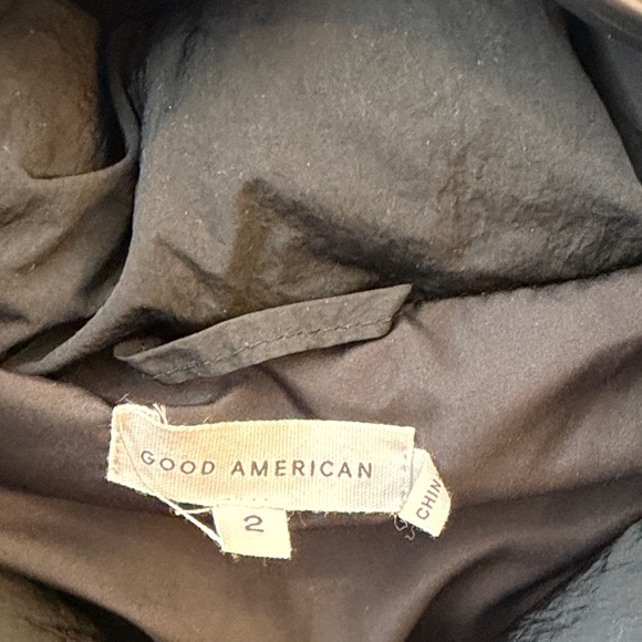 Good American GOOD AMERICAN CROPPED PUFFER JACKET Size 2 - Picture 4 of 7